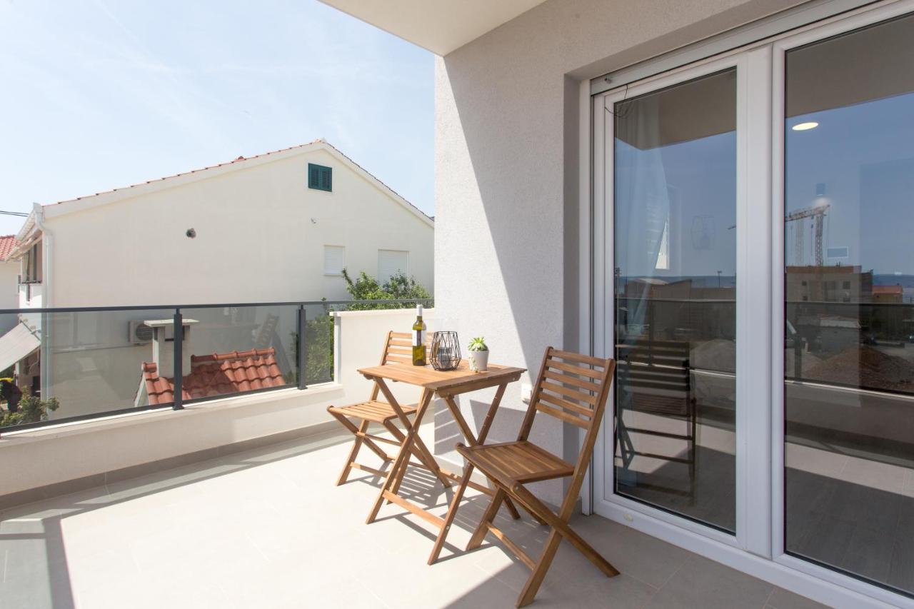 Delminium Apartment Kastela Exterior photo