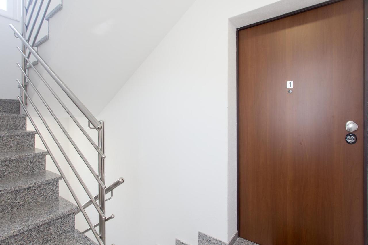 Delminium Apartment Kastela Exterior photo