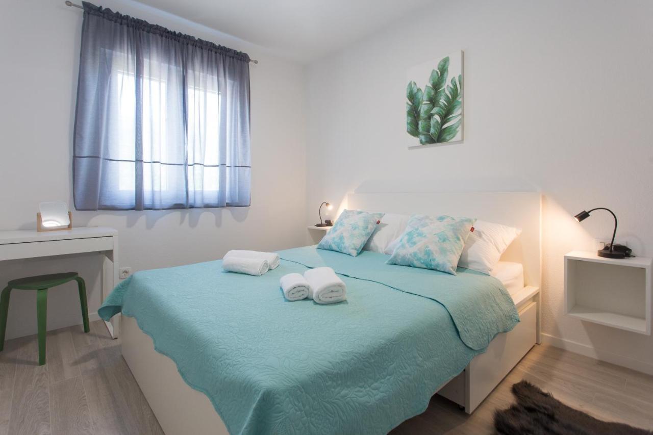 Delminium Apartment Kastela Exterior photo