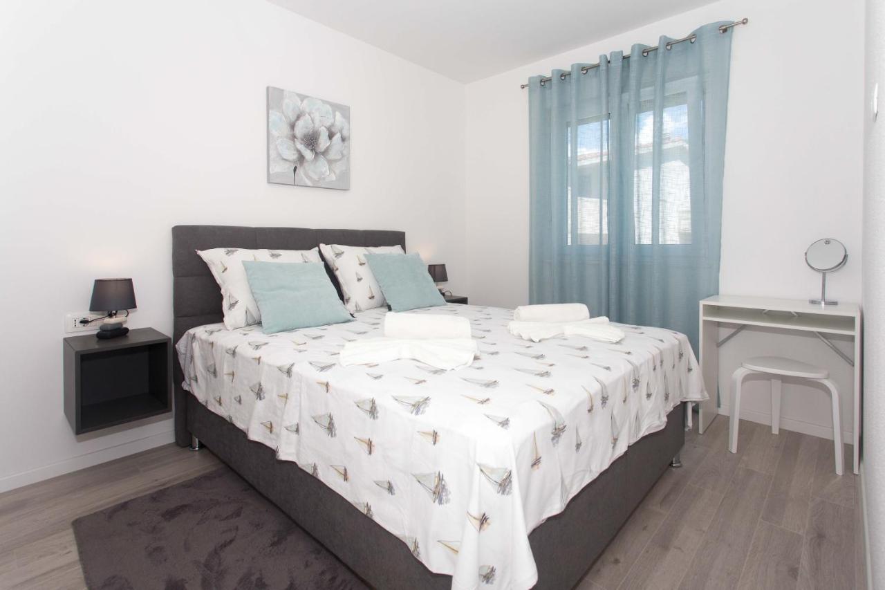Delminium Apartment Kastela Exterior photo